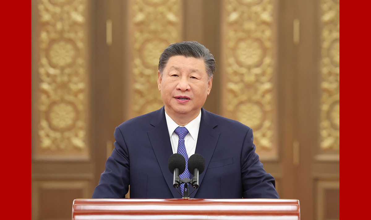 習近平接見探月工程嫦娥六號任務參研參試人員代表并參觀月球樣品和探月工程成果展覽